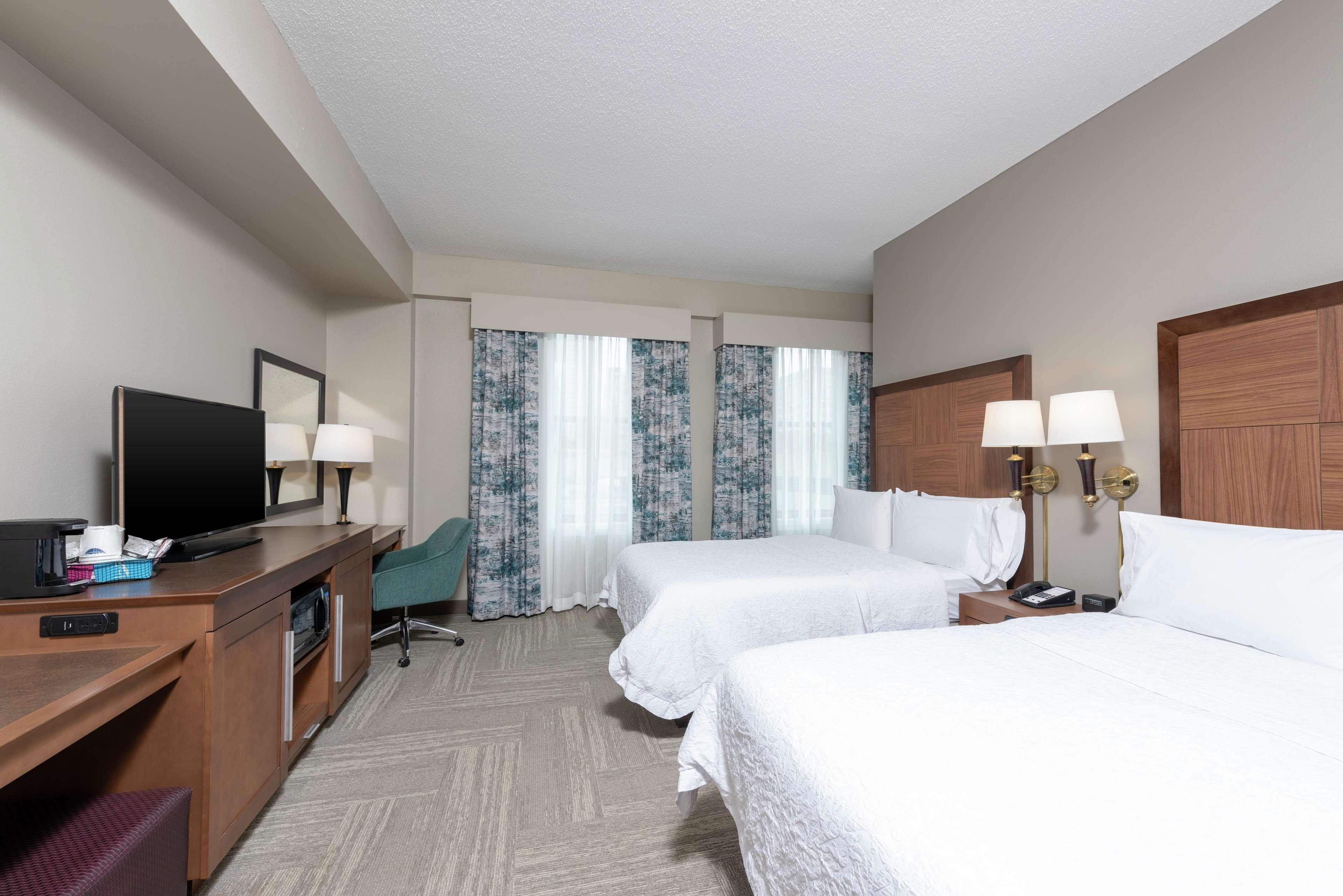 Hampton Downtown Across From Circle Centre Indianapolis